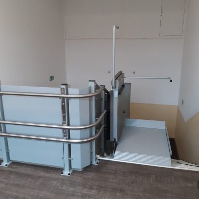 Ascendor_PLK8_stanchion-mouting-right_12