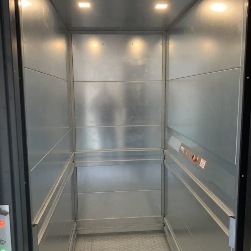 Monte-charge-accessible-IMG_3261