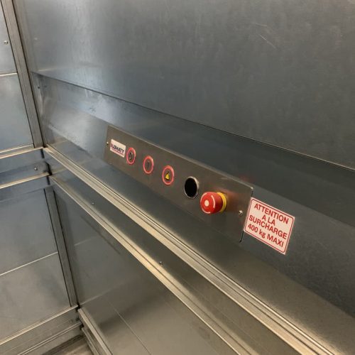 Monte-charge-accessible-IMG_3262