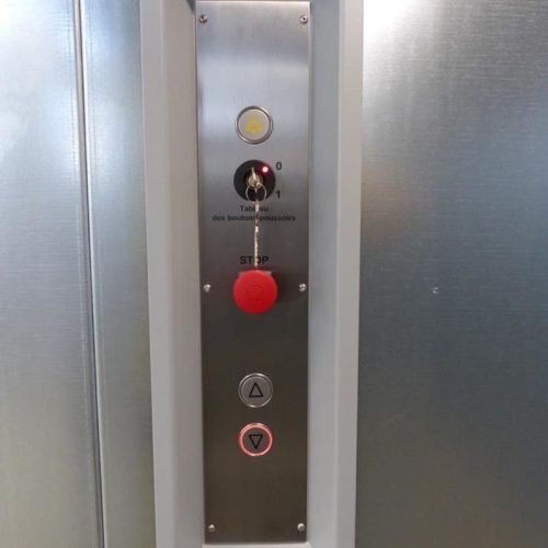 Monte-charge-accessible-IMG_3823