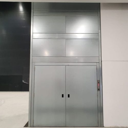 Monte-charge-accessible-IMG_4767