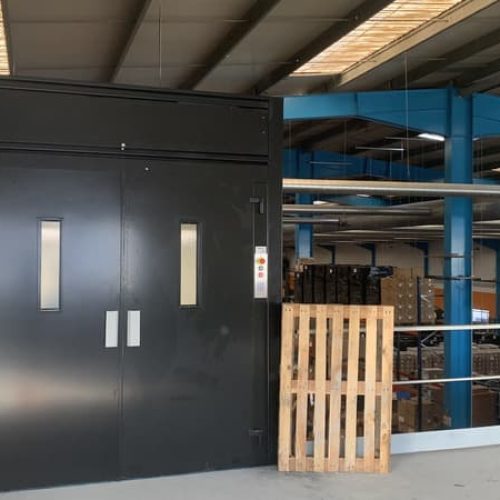 Monte-charge-accessible-IMG_8245